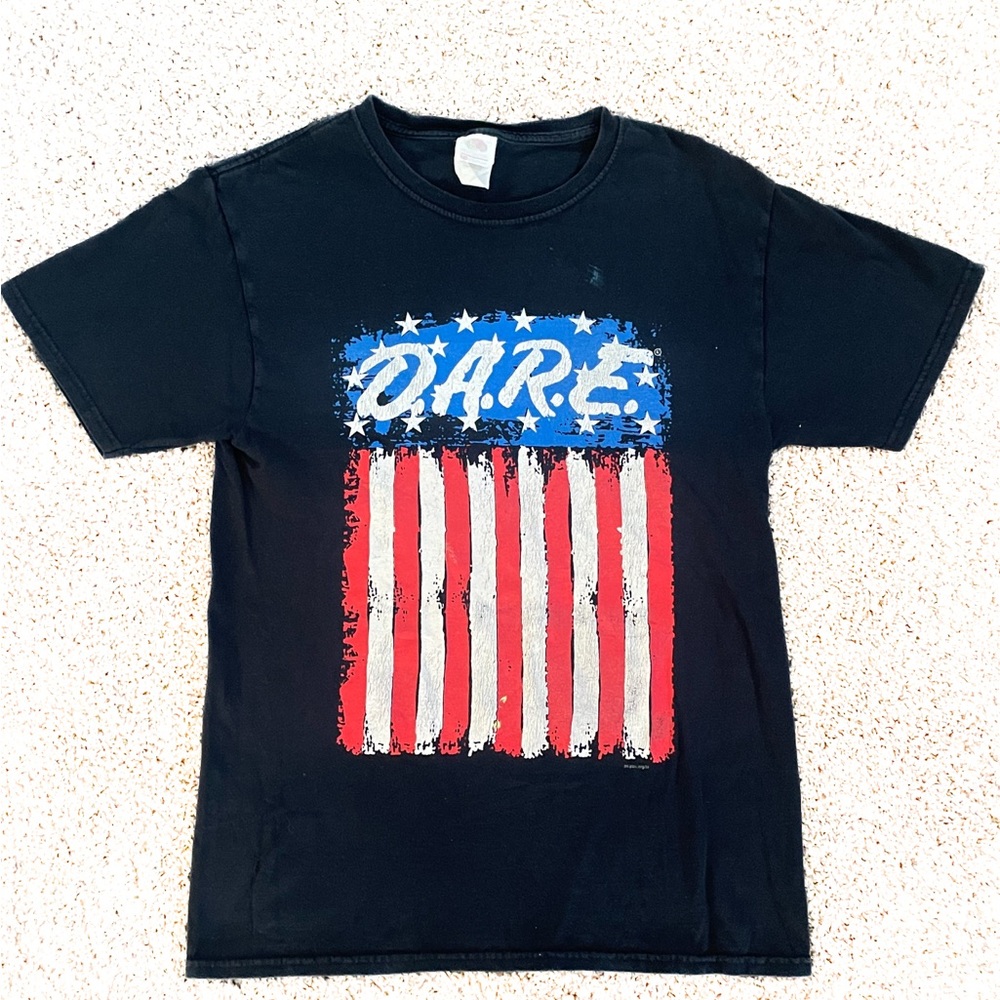 Vintage 90’s DARE T-Shirt Size Small Paint Splattered American Flag D.A.R.E USA